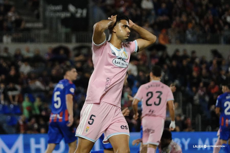 El Oviedo marca a los 21 segundos y se echa a dormir