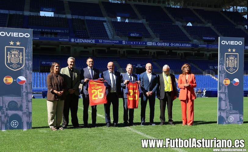 Luis de la Fuente acapara todos los focos en la presentación del España – República Checa