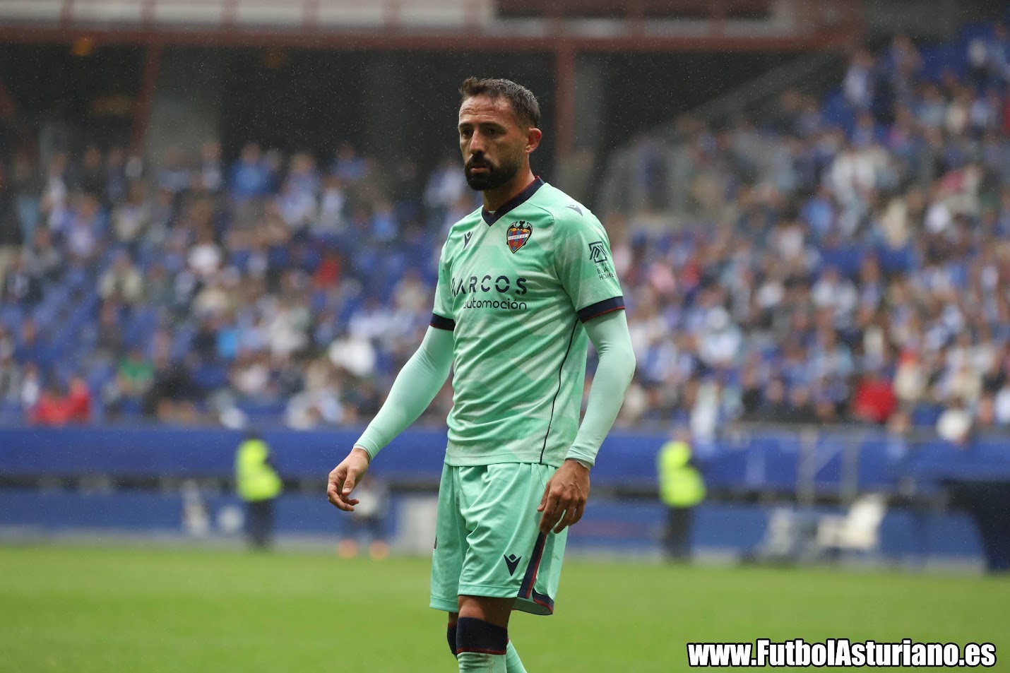 El Oviedo ficha al veterano Morales para reforzar su delantera