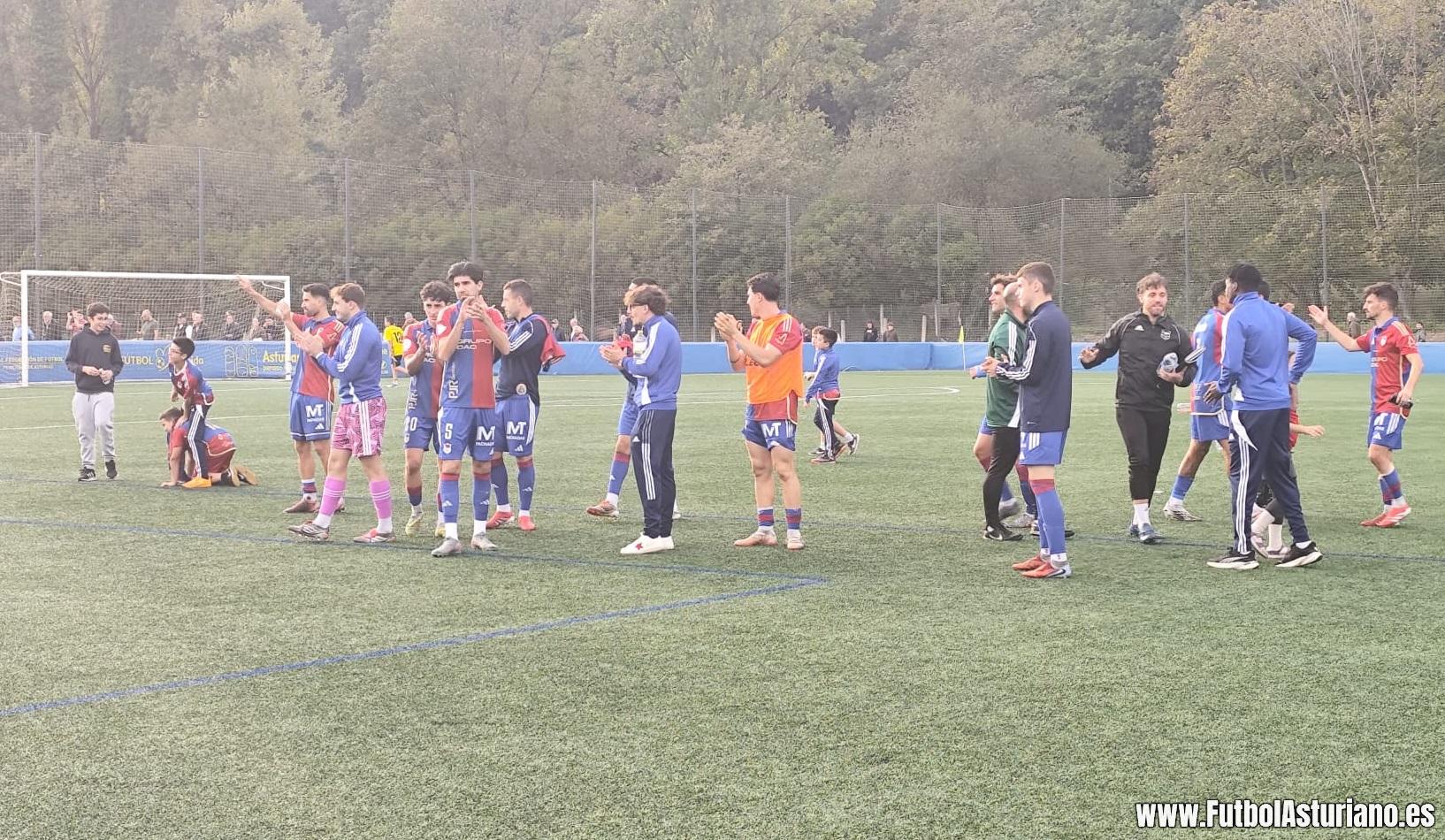 El Langreo sufre y gana al Llanes