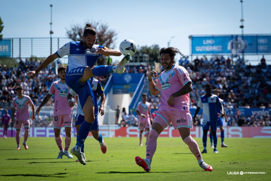 Un frágil Oviedo sucumbe en Sabadell