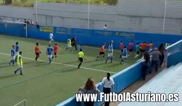 Tangana, cinco rojas y agresión al árbitro por parte de un aficionado del Peñamellera